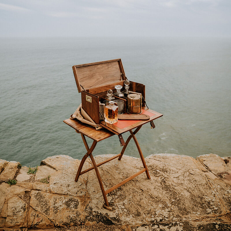 Djinn bar with stand lifestyle