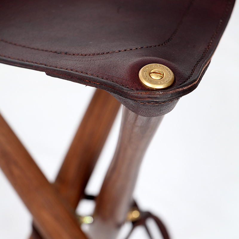 MR_Tripod-Shoot-Seat_Walnut-+-Leather_2