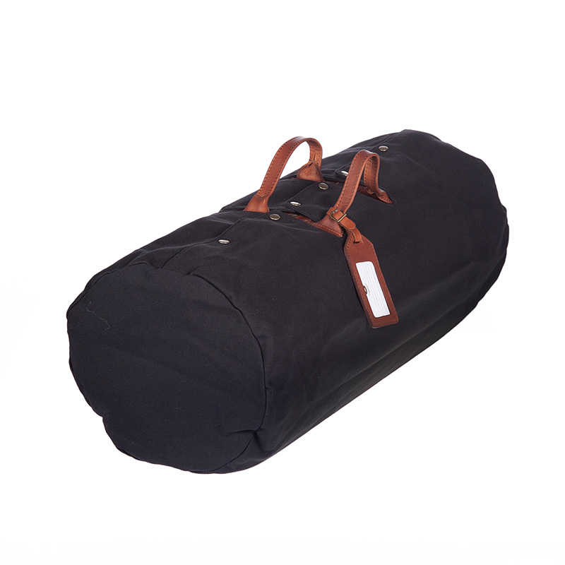 MR_Safari-Duffel-Bag-FW-Cover---Medium_Black_2