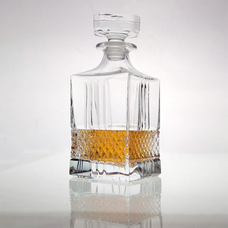 MR_Crystal-Glassware---Decanter_4