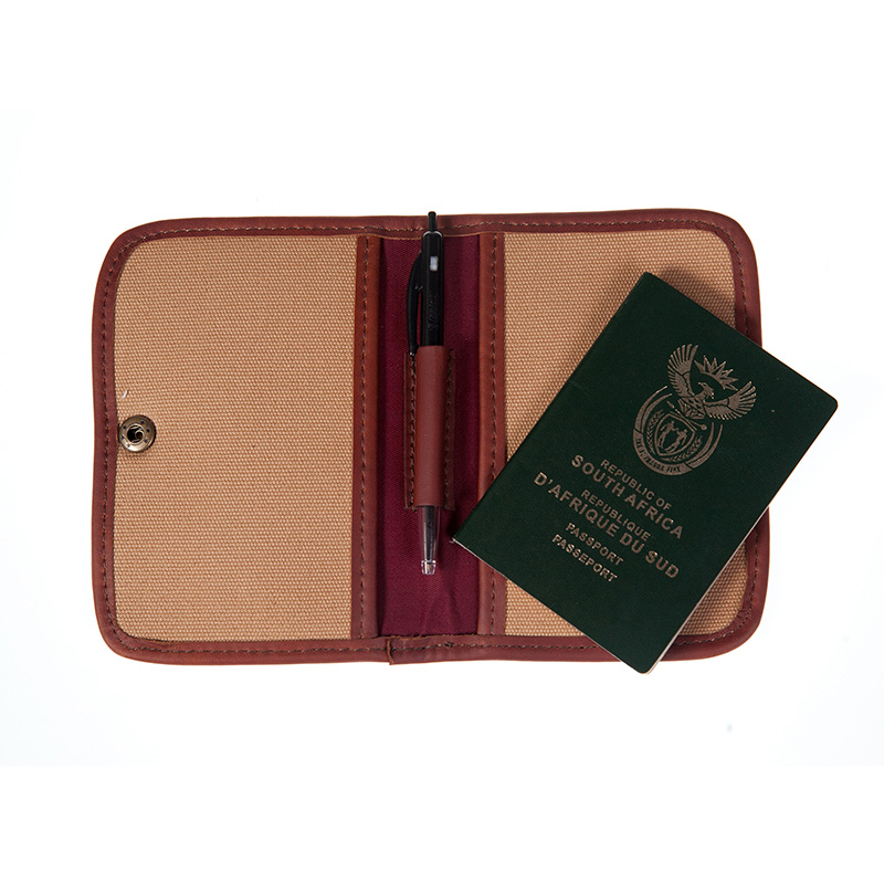 MR_Kingsley_Passport-Holder_5